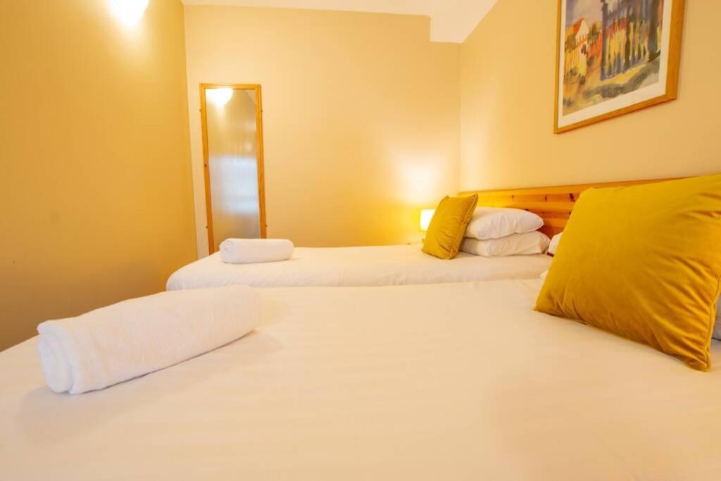 310 - The Carrowbeg At The Harbour Mills By Shortstays Westport Buitenkant foto