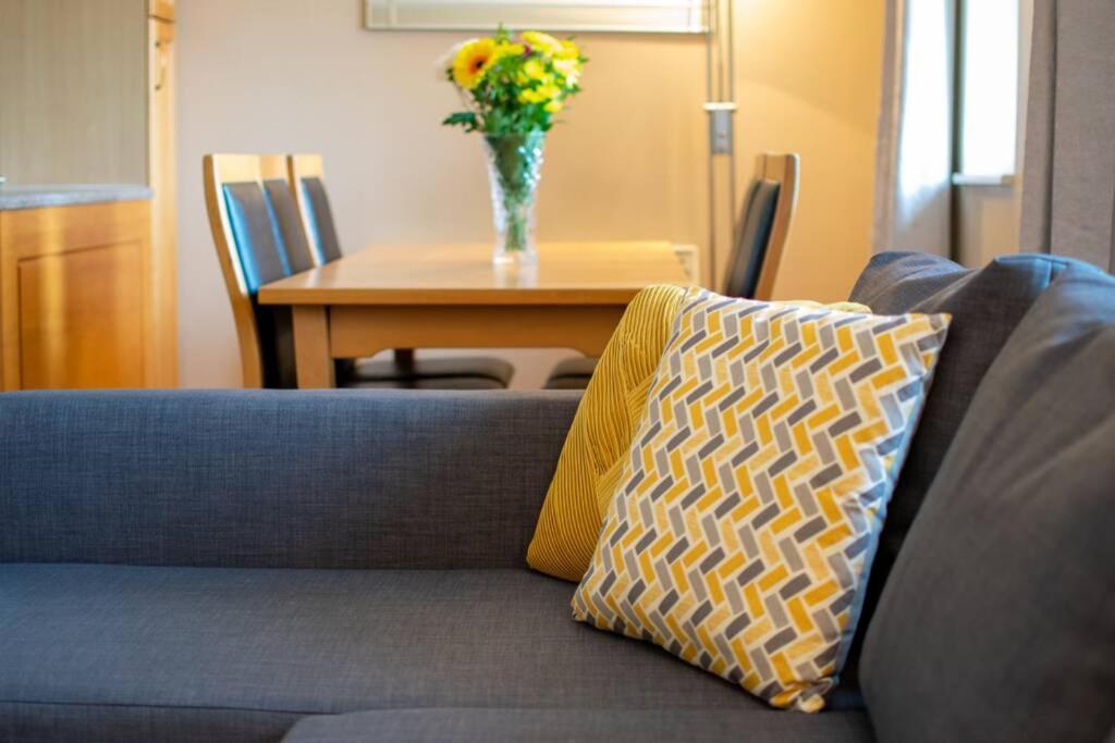 310 - The Carrowbeg At The Harbour Mills By Shortstays Westport Buitenkant foto